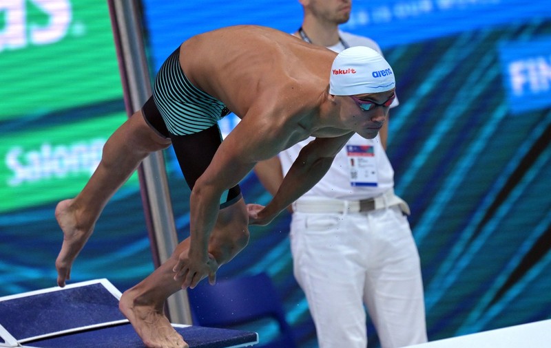 Un nou record pentru David Popovici! Românul s-a calificat cu cel mai bun timp în finala de la 100 m liber