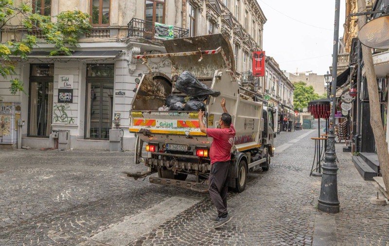 Modificări la taxa de gunoi din București: Resturile alimentare vor fi aruncate separat, tarifele vor fi calculate în funcție de cantitate