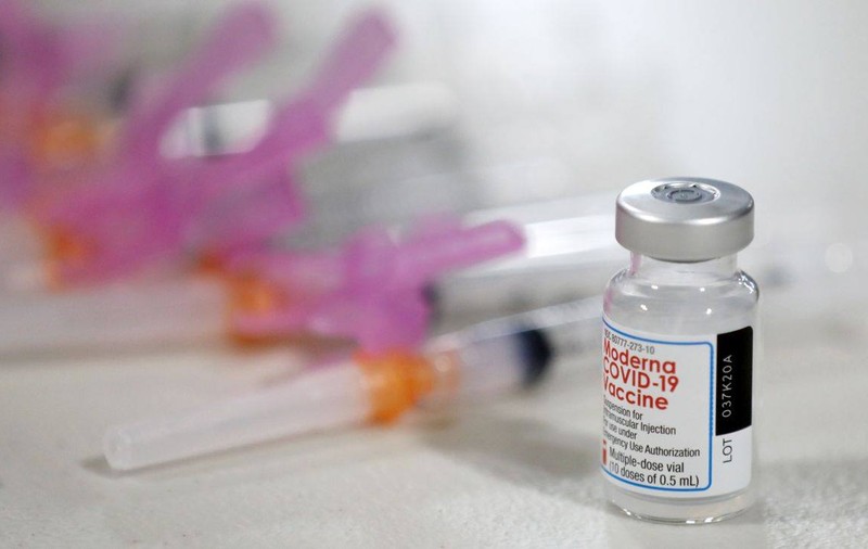 Vaccinul de la Moderna poate oferi doi ani de imunitate la COVID, susține directorul companiei. România va primi 3,5 milioane de doze