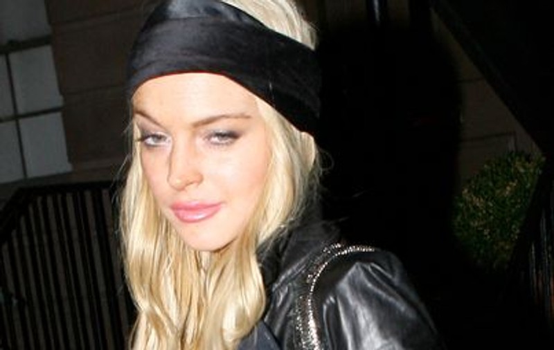 Lindsay Lohan s-a luat la bătaie cu iubita ei