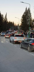Pe drumul de la Poiana Brașov spre municipiul Brașov se circulă bară la bară FOTO: Justin Gafiuc