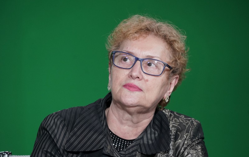 Numirea noului Avocat al Poporului, amânată. Parlamentul așteaptă decizia CCR cu privire la demiterea lui Renate Weber