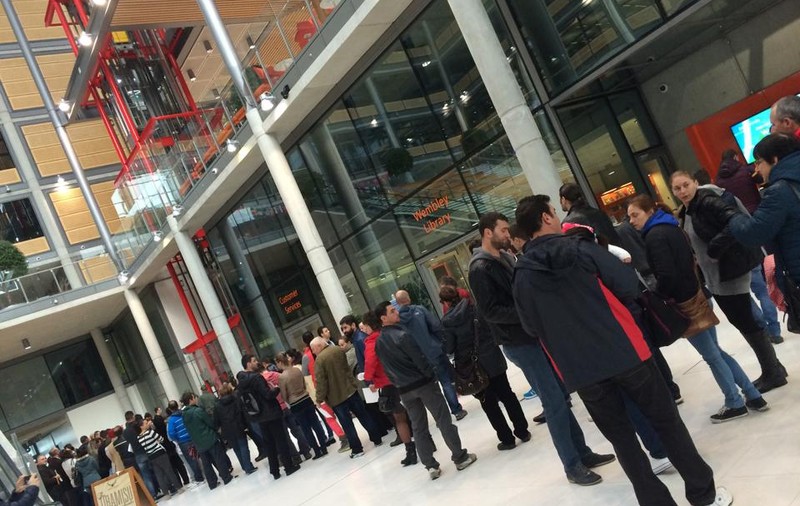 Scandal la URNE în LONDRA: ROMÂNII acuză O ORGANIZARE DEZASTRUOASĂ la ALEGERI 2014