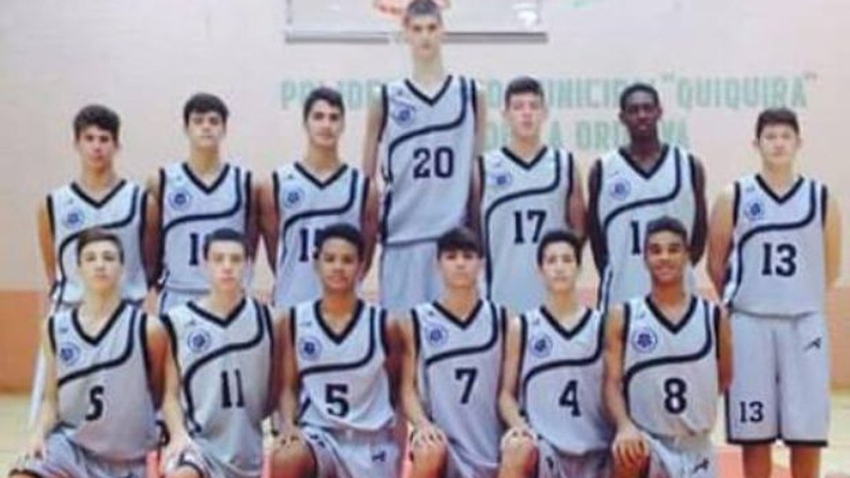 Născut în România, uriașul Robert Bobroczky ar putea ajunge star în NBA