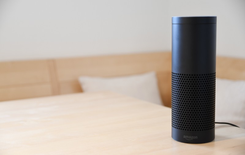O jucărie ieftină cu laser poate deschide ușa unei case smart sau o mașină Tesla. Studiul care vizează Google, Amazon și Apple