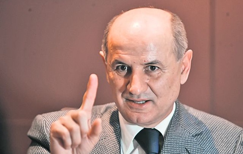 Oamenii de fotbal au început să-şi înstrăineze averile şi să bage cluburile în insolvenţă, susţine DNA