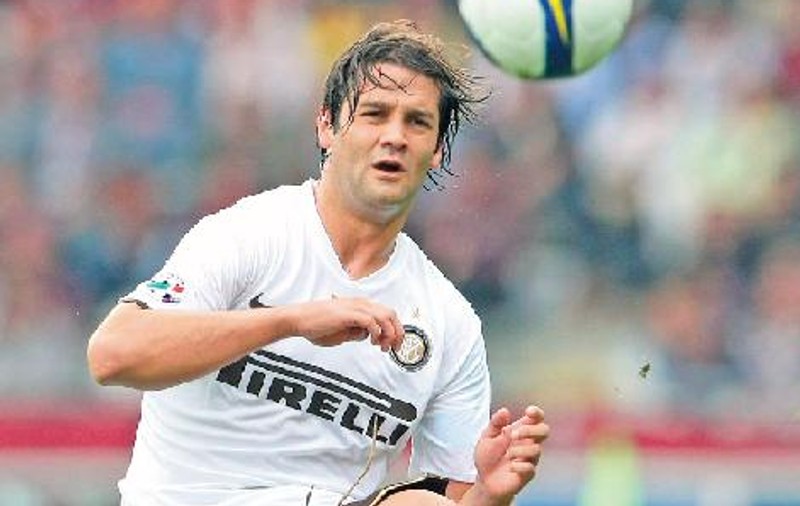 Chivu s-a «tăiat»