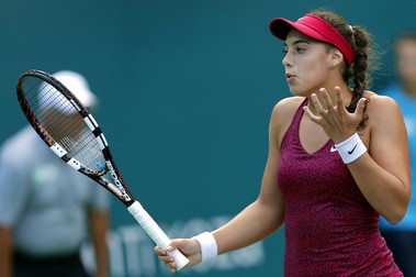 epa04322987 Ana Konjuh of Croatia reacts during her semi final match against Roberta Vinci of Italy at the WTA Istanbul Cup tennis tournament in Istanbul, Turkey, 19 July 2014. EPA/SEDAT SUNA