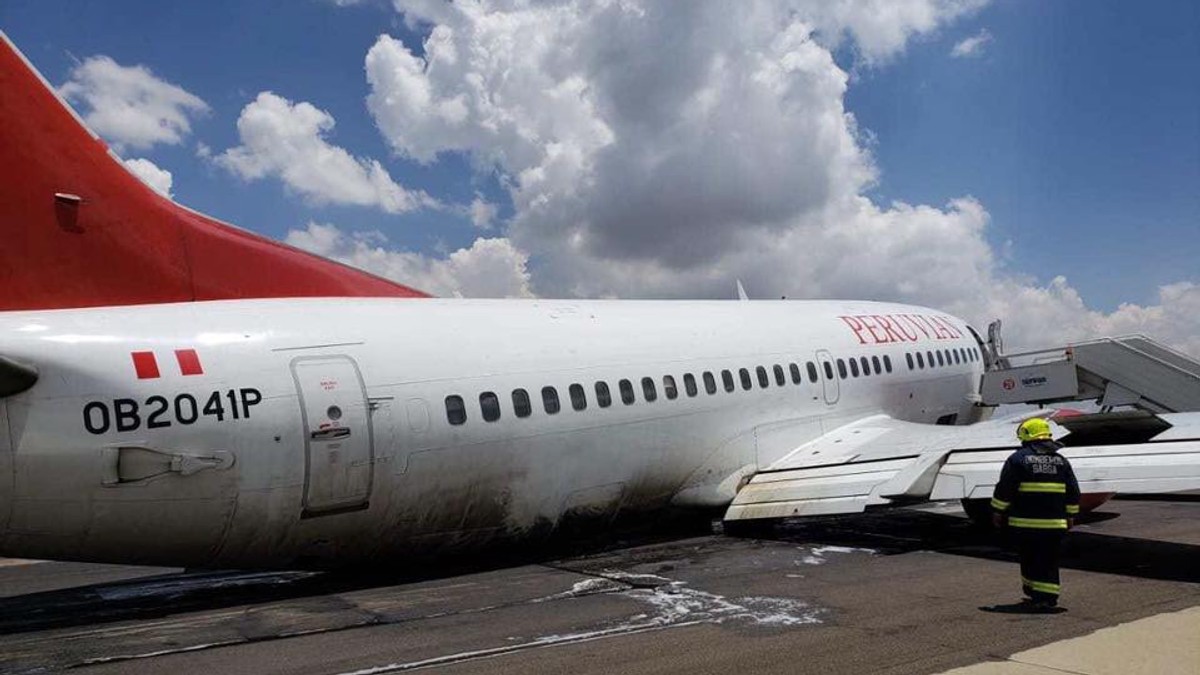 Un avion s-a izbit de pistă in peru