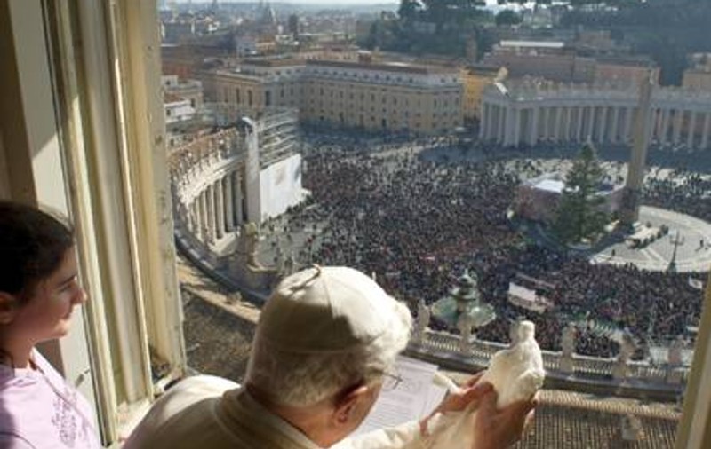SEMN PREVESTITOR? Ce a păţit recent Papa Benedict al XVI-lea