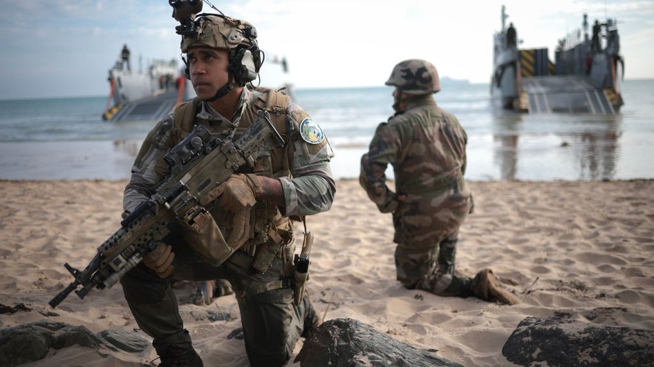 Soldați francezi în timpul unei demonstrații militare. Imagine cu caracter ilustrativ Susa foto: Getty Images