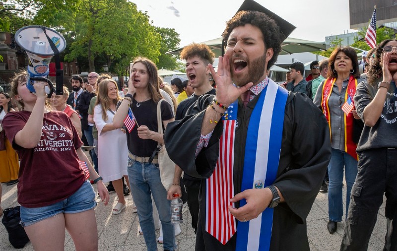 SUA ordonă ambasadelor din întreaga lume să suspende interviurile pentru vizele de student