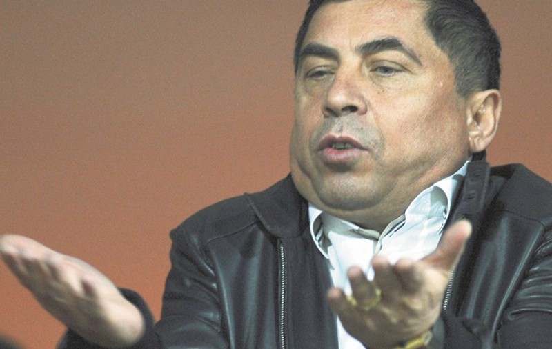 «Vrem numai arbitri străini»