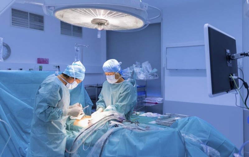 Primul transplant de arteră pulmonară din lume a fost efectuat la Roma, pe un pacient cu cancer pulmonar