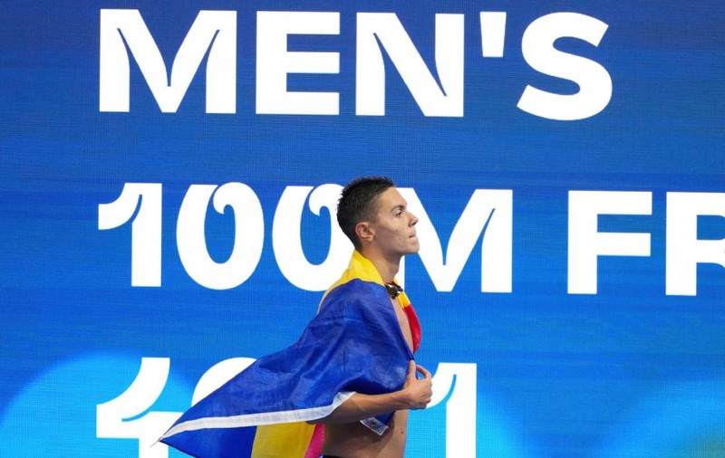 David Popovici, dublu campion mondial! Românul a câștigat medalia de aur și la 100 de metri liber, la Singapore