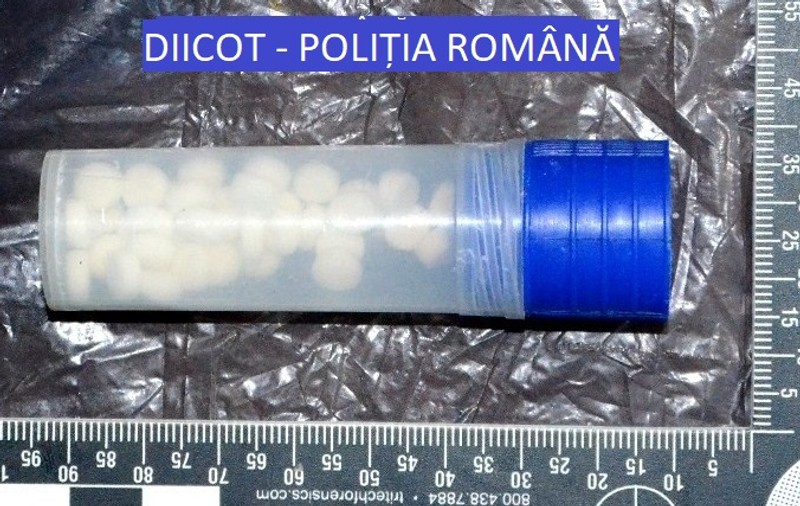 Au introdus droguri în Penitenciarele Mioveni și Giurgiu. Descinderi DIICOT în locuințele traficanților de heroină