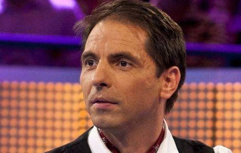 DAN NEGRU: "Mulţi cred că fufele din cluburi sunt cele care definesc fetele de 20 de ani!"