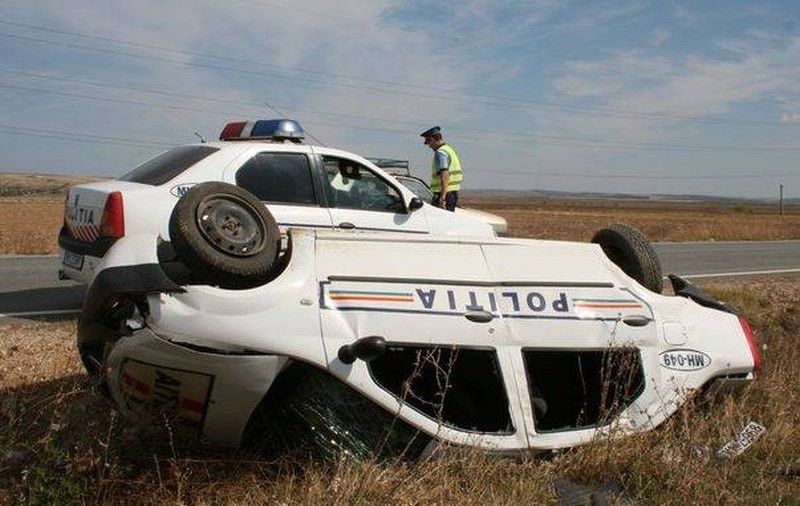 Nu e o glumă! Fost poliţist condamnat pentru că... a furat maşina de poliţie