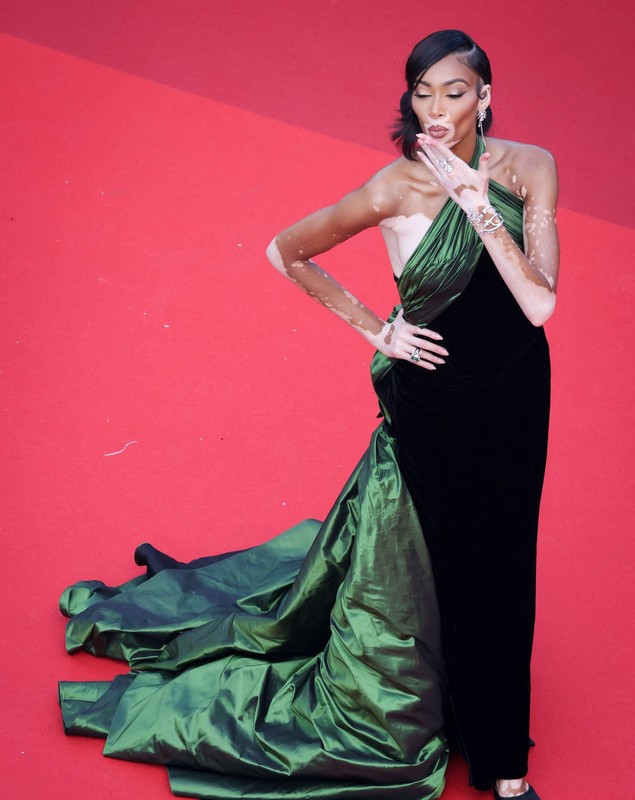 Fotomodelul care a făcut furori la Cannes 2023. Winnie Harlow a impresionat pe covorul roșu