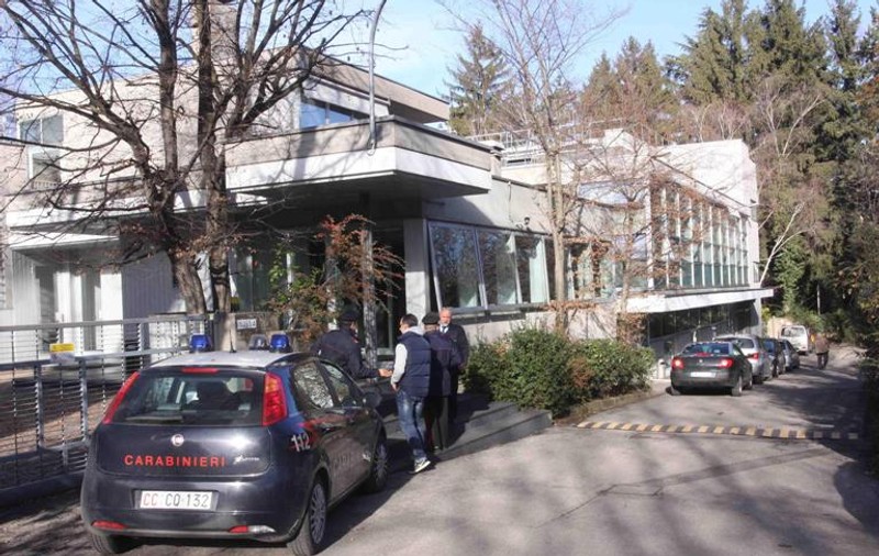 O dansatoare româncă din Italia, acuzată de furtul unui bolid de lux