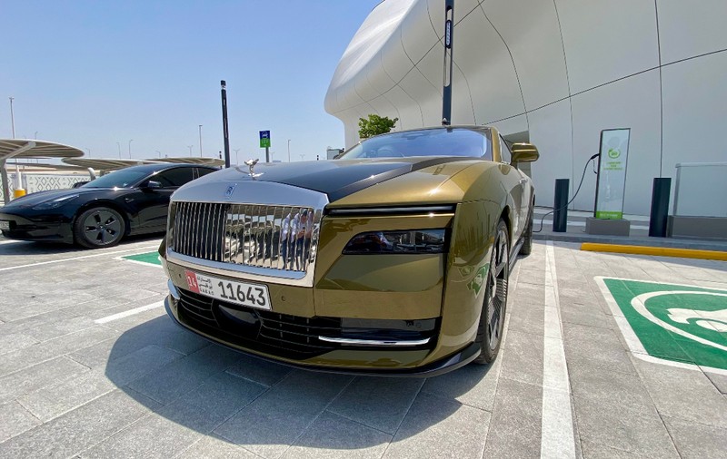 O femeie dă în judecată Rolls-Royce după ce bolidul cumpărat cu 460.000 de euro nu mai pornește, la 4 luni de la achiziție
