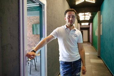 Roman a investit în Republica Moldova, pentru că își dorește să construiască și aici o industrie creativă