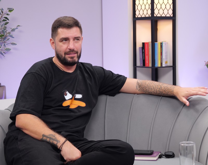 Cătălin Cazacu vrea să încheie pentru totdeauna capitolul controversatului inel de logodnă: „Nu ne cerem înapoi cadourile. Inelul este o promisiune”