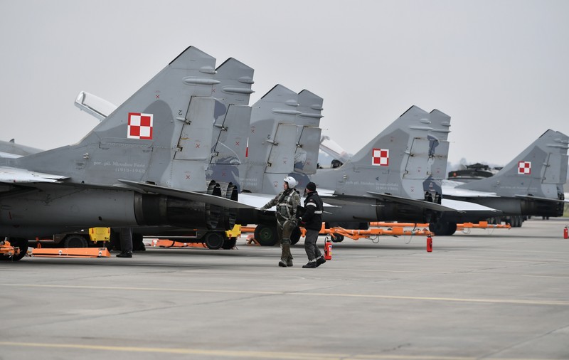 Prima reacție a Rusiei după ce Polonia și Slovacia au devenit primele țări NATO care trimit avioane militare Ucrainei