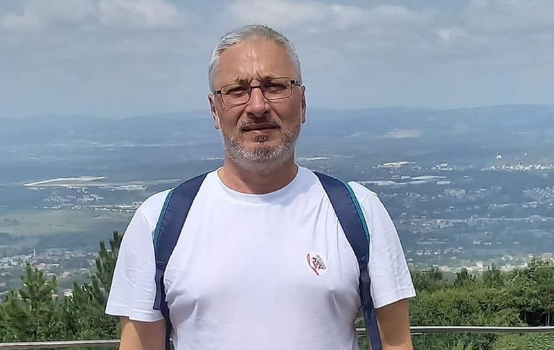 Procesul avocatului prorus care îi îndemna pe suveraniști „să pună mâna pe ciomege”. Instanța a dejucat planul lui Cătălin Dinulescu de a scăpa cu o pedeapsă redusă