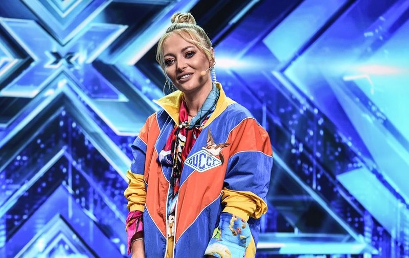 Delia, surprinsă de un italian pe scena X Factor. "Tu sigur ai fost în cabina mea înainte" | FOTO