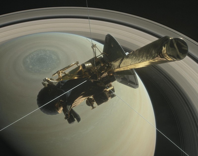 Misiunea sondei spațiale Cassini s-a încheiat. Aceasta s-a ”sinucis” plonjând în atmosfera lui Saturn