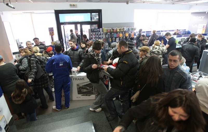 Black Friday: în câteva ore s-a vândut aproape tot!