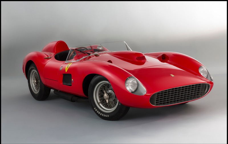 Un Ferrari a devenit cel mai scump autovehicul din lume! A fost vândut cu 32 milioane de euro