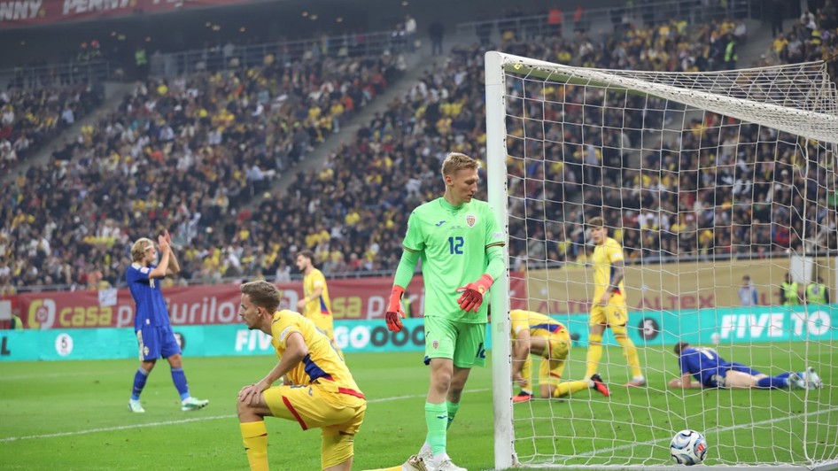 Victor Gyokeres, atacantul lui Arsenal, a marcat în minutul 13. Portarul Otto Hindrich, învins după ce mingea a lovit inițial bara Sursa foto: Dumitru Angelescu