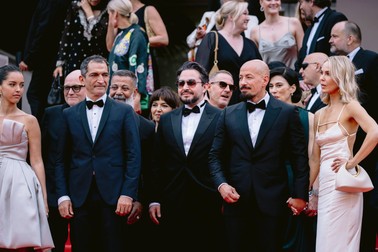 Distribuția filmului Vulturii Republicii, ediția a 78-a a Festivalului Internațional de Film de la Cannes. Foto: Profimedia
