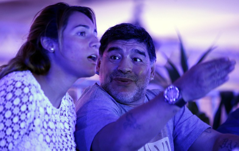 Ultima nebunie a lui Maradona. A fost acuzat că a vrut să folosească un pașaport fals! Prima reacție a lui Diego