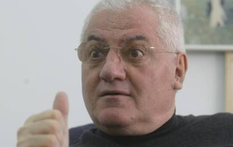 Mitică Dragomir îşi sărbătoreşte ziua de naştere. La mulţi ani!