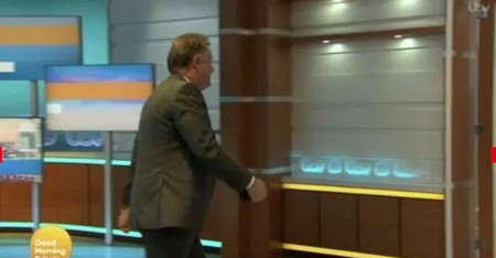 Morgan, acum două zile, părăsind studioul