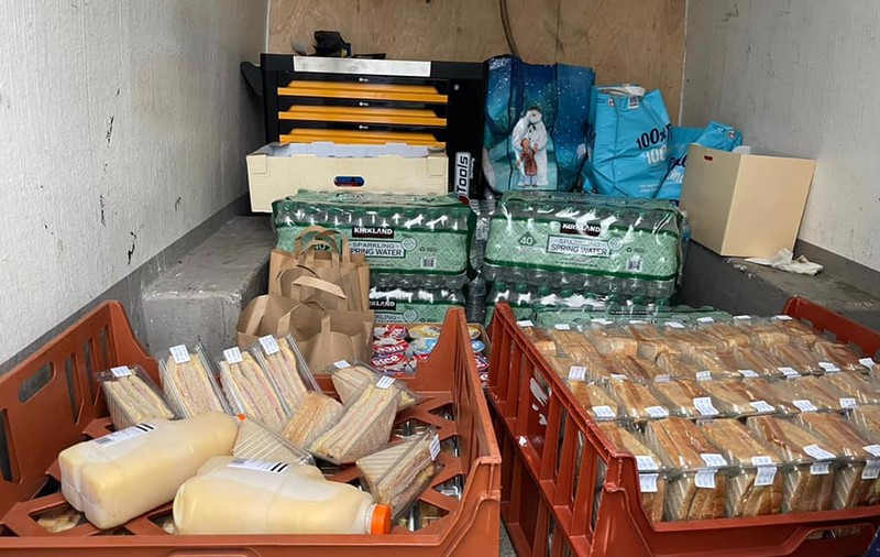 MAE a oferit alimente și apă românilor blocați în zona Dover