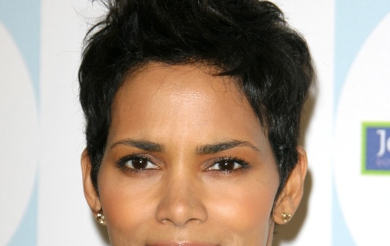 Halle Berry s-a cuplat deja cu altul? 