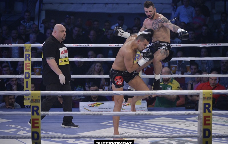 Programul complet al galei Superkombat de la Bucureşti: maraton de meciuri la Sala Polivalentă