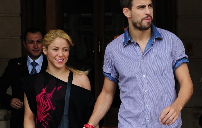 Pique a ”marcat-o” om la om pe Shakira pe durata celor două concerte de la Paris 