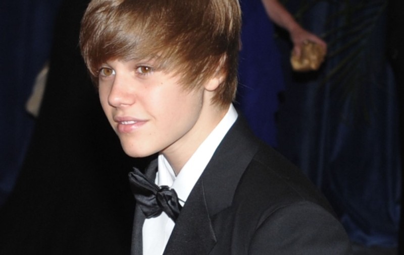 Justin Bieber câştigă 300.000 de dolari pe concert