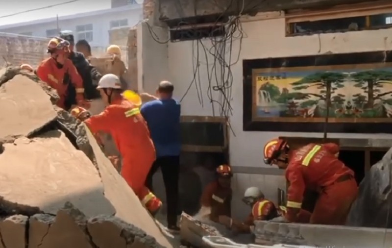 VIDEO | Cel puțin 29 de oameni au murit în China, după ce un restaurant s-a prăbușit în timp ce un bătrân își serba ziua de naștere