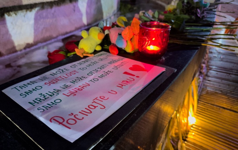 Ministrul educației din Serbia a demisionat. Și societatea civilă, și opoziția îi ceruseră să plece, după masacrul de la școala din Belgrad
