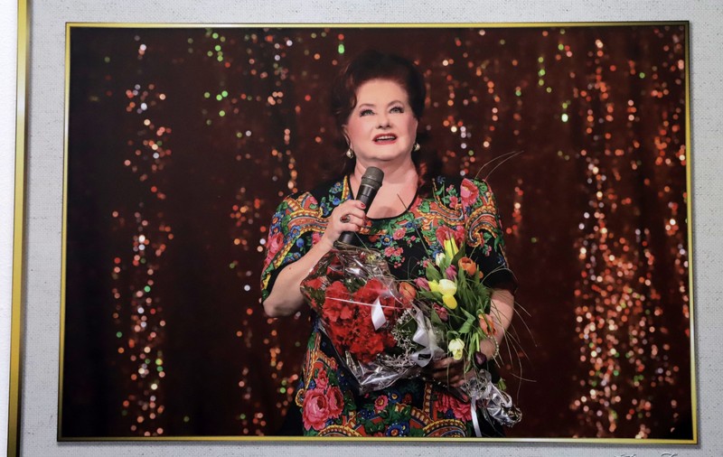 Hainele de scenă purtate de Stela Popescu, Cristina Stamate și Nae Lăzărescu, expuse la Teatrul de Revistă de Noaptea Muzeelor
