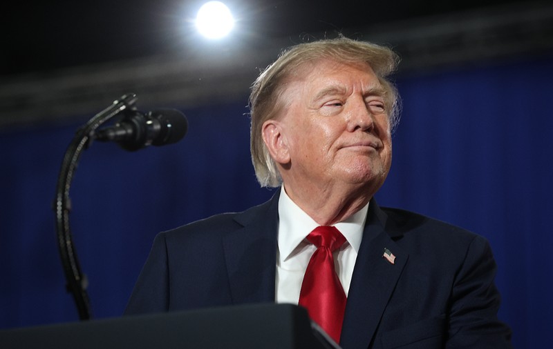 Donald Trump atacă din nou în războiul comercial cu Canada și amenință că va schimba numele lacului Ontario în lacul Americii
