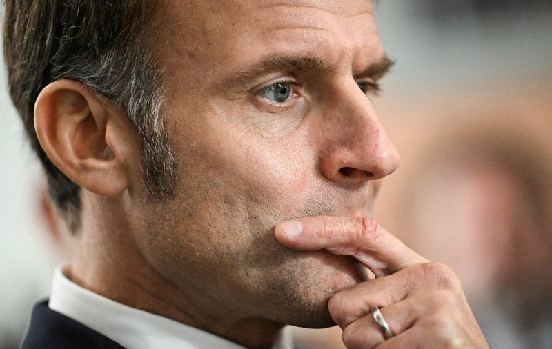 „Lovitură de stat în Franța, condusă de un colonel”. Cum a reacționat Emmanuel Macron și ce răspuns a primit din partea Facebook