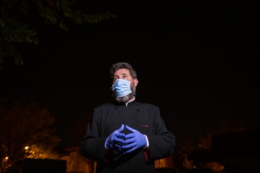 Preotul Daniel Roșu, de la Biserica Sf. Treime din București