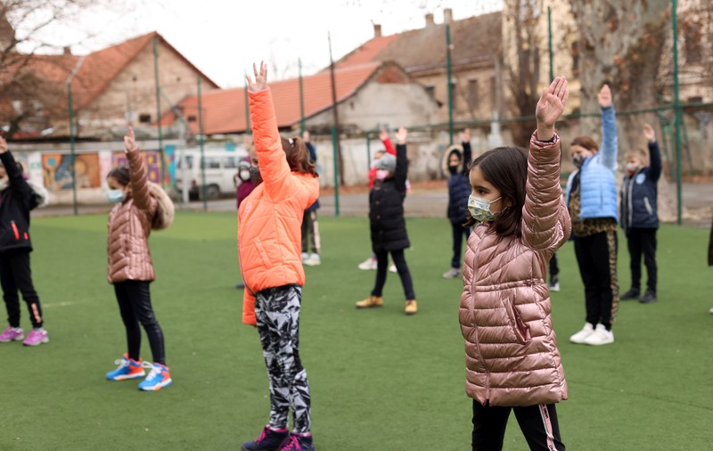 Părinții care lucrează și nu au cu cine să lase copiii în timpul vacanței îi pot duce în locații amenajate special de Primăria Capitalei. Unde sunt acestea